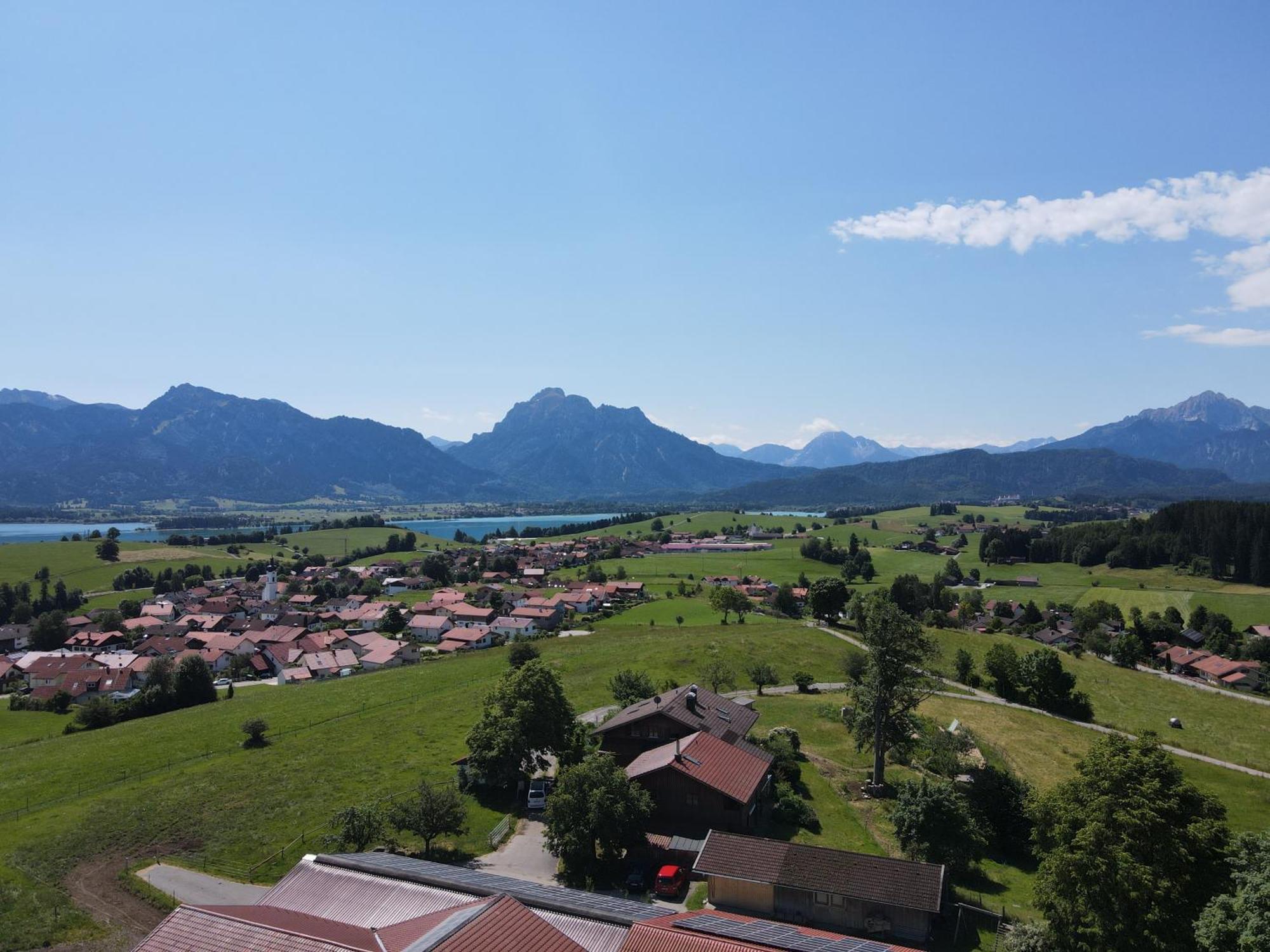 Chalet - Ferienwohnungen - Biohof Stoeger - Panoramasuedbalkon - Grandiose Aussicht Auf See, Berge Und Schloss Neuschwanstein Rieden Bagian luar foto