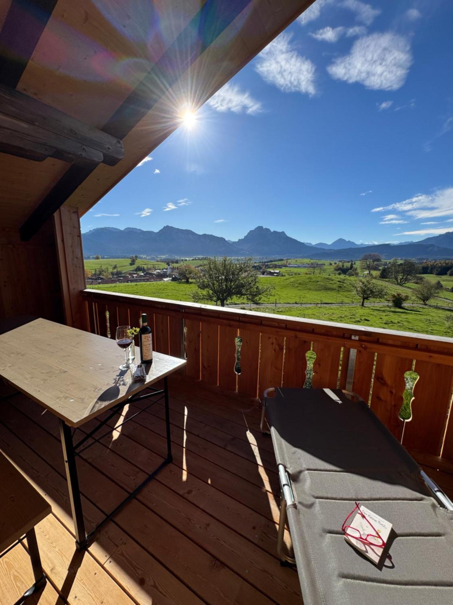 Chalet - Ferienwohnungen - Biohof Stoeger - Panoramasuedbalkon - Grandiose Aussicht Auf See, Berge Und Schloss Neuschwanstein Rieden Bagian luar foto